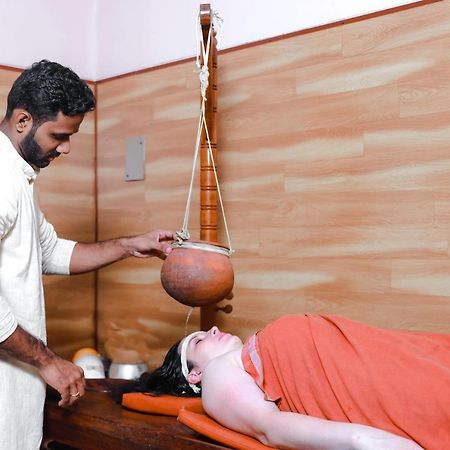 Ganesh Ayurveda Holiday Home Bed And Breakfast Kovalam Ngoại thất bức ảnh