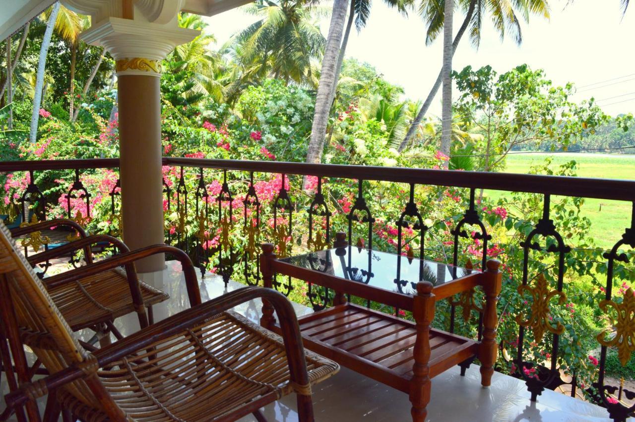 Ganesh Ayurveda Holiday Home Bed And Breakfast Kovalam Ngoại thất bức ảnh